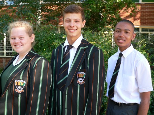 Lané Rossouw (Trinity, 85%), Corné Beyers (Unisa, 96%) en Deon Phillips (Unisa 54%) het die Graad 4-teorie-eksamen geslaag.